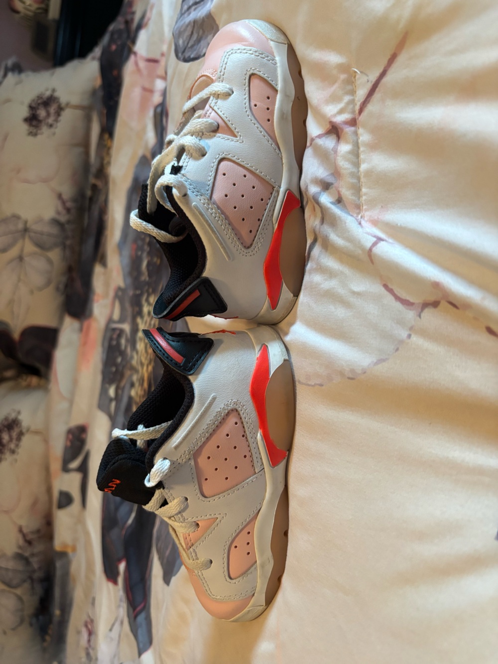 Toddler kids size 8 Jordan sneakers